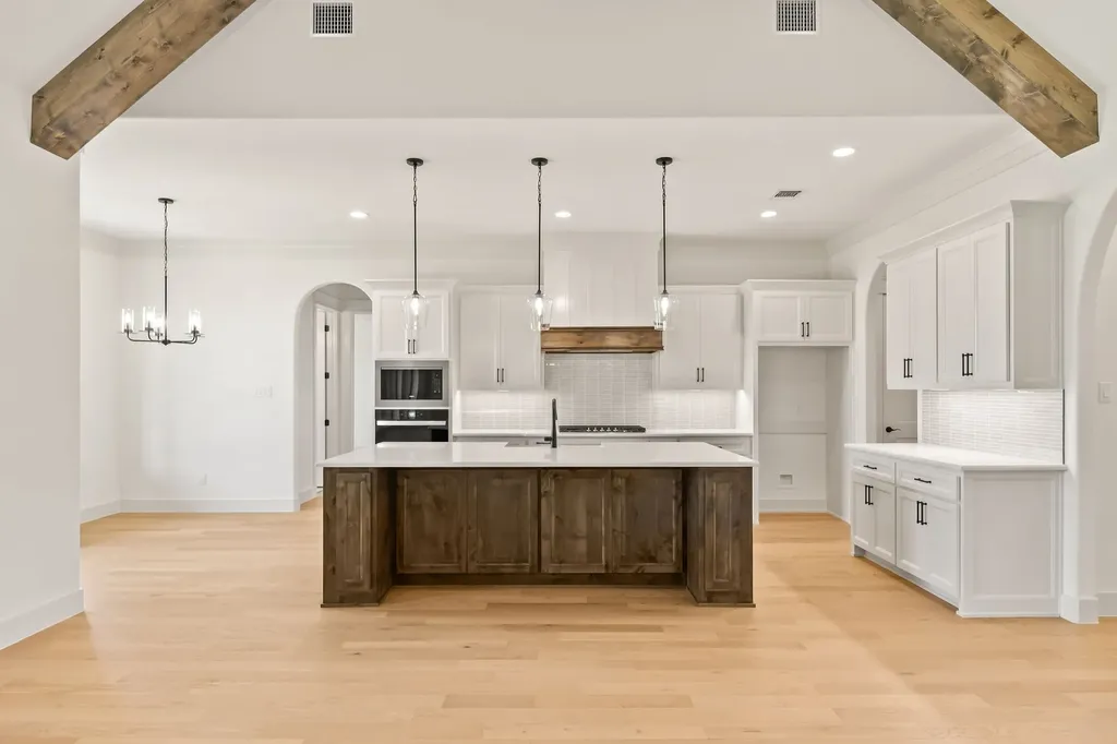 761 Burr Oak Lane Weatherford TX 76085