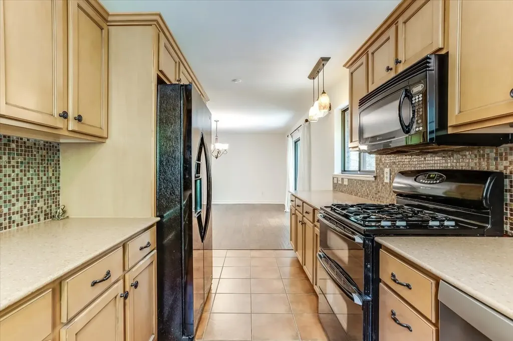2105 Emerson Lane Denton TX 76209