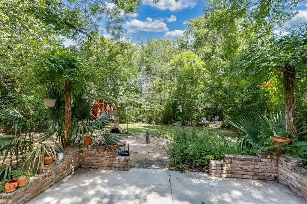 2105 Emerson Lane Denton TX 76209