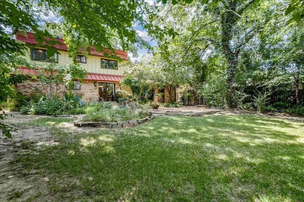 2105 Emerson Lane Denton TX 76209