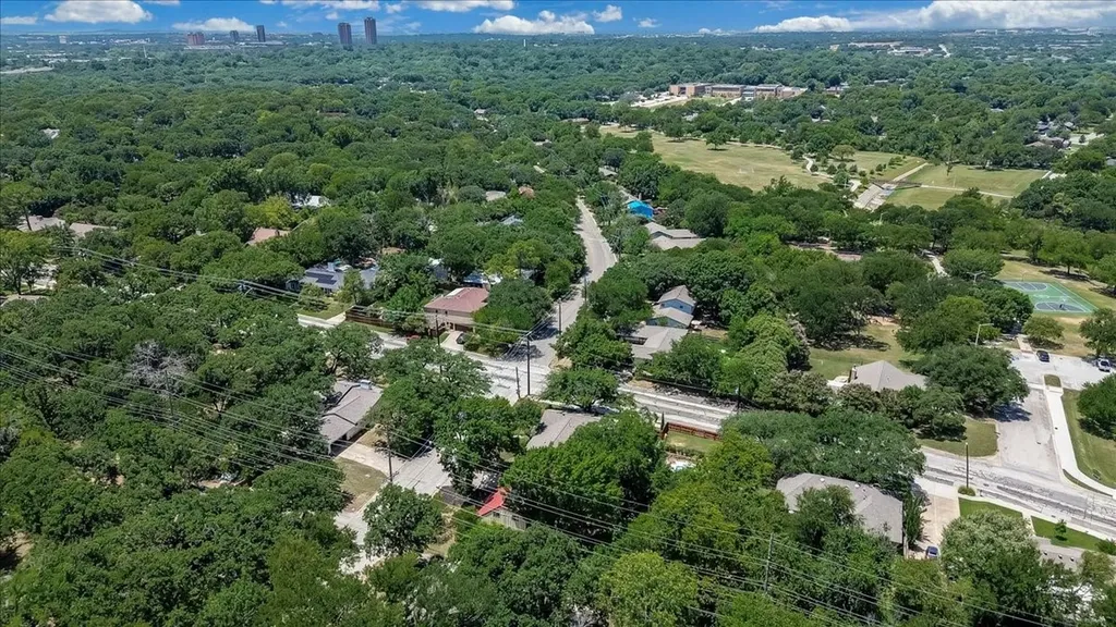 2105 Emerson Lane Denton TX 76209