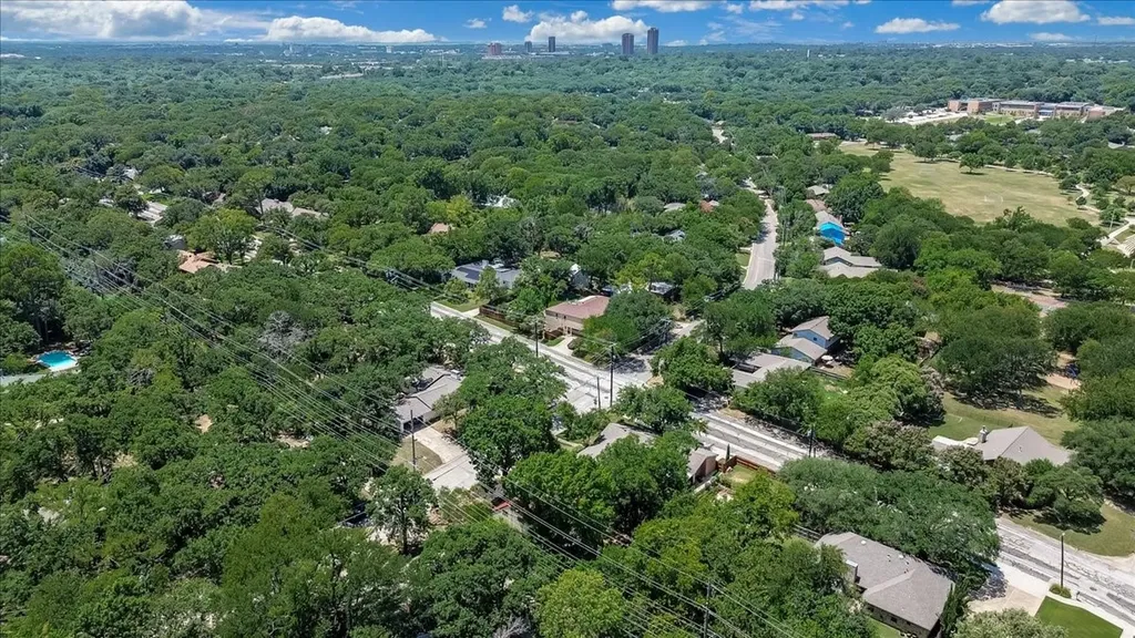 2105 Emerson Lane Denton TX 76209