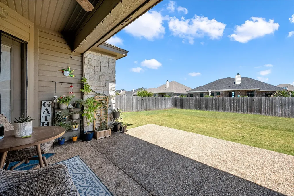 10025 Wildberry Drive Waco TX 76712