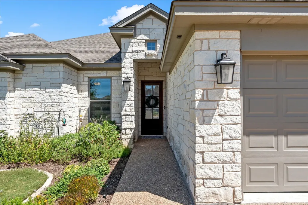 10025 Wildberry Drive Waco TX 76712
