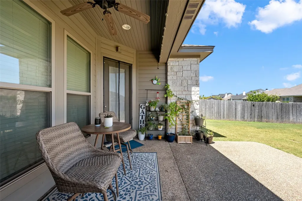 10025 Wildberry Drive Waco TX 76712