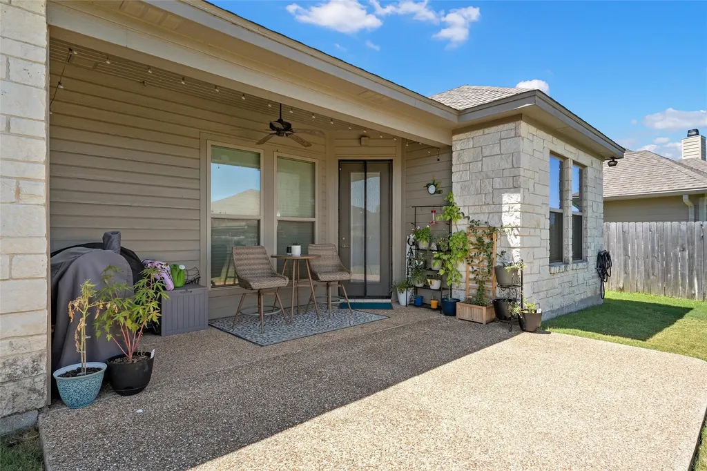 10025 Wildberry Drive Waco TX 76712