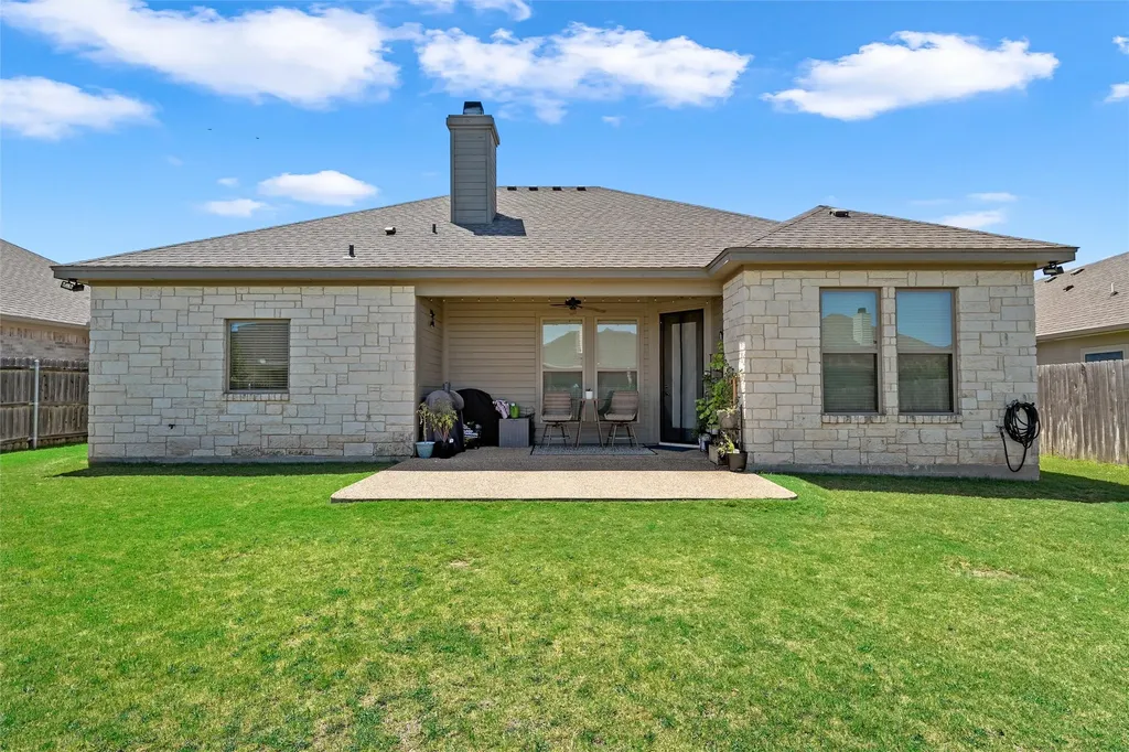10025 Wildberry Drive Waco TX 76712