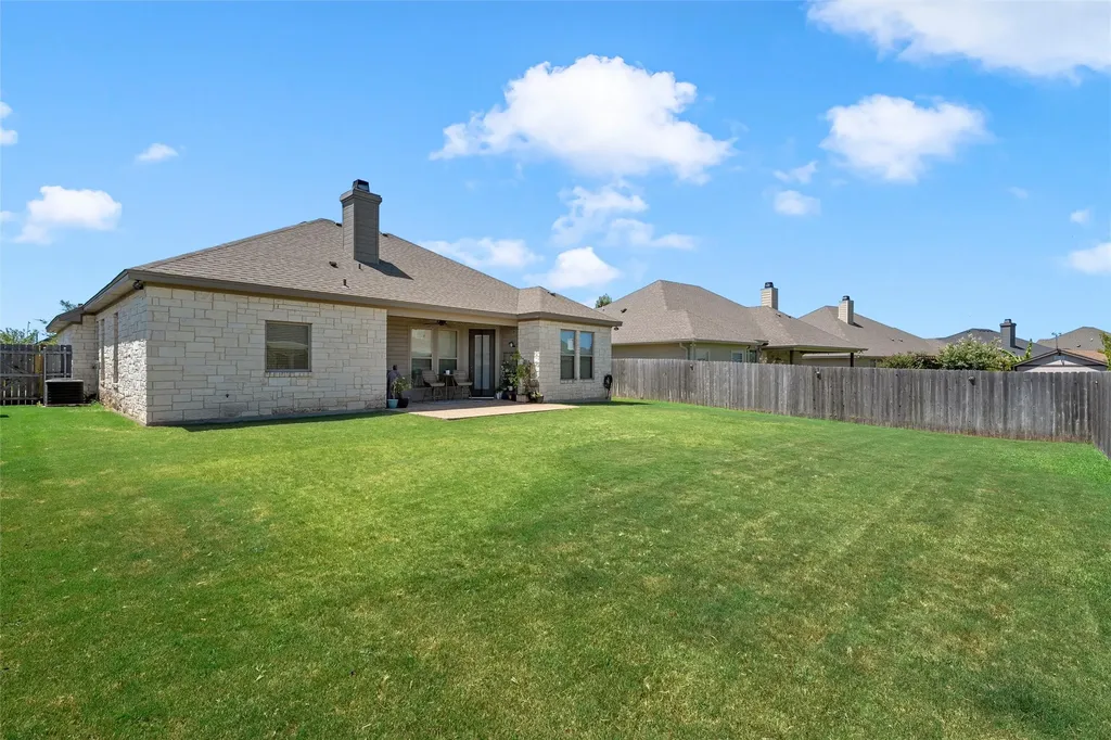 10025 Wildberry Drive Waco TX 76712