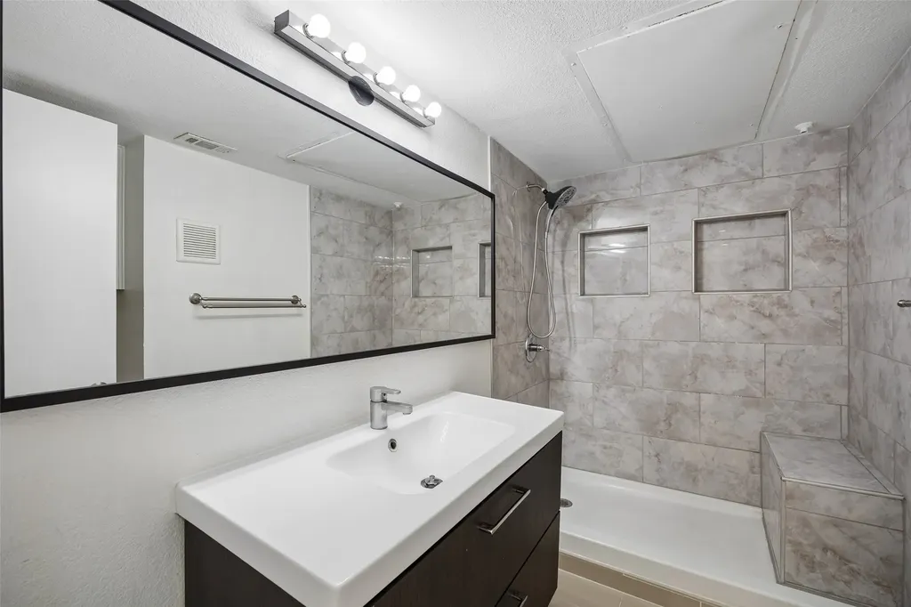 4777 Cedar Springs Road Dallas TX 75219