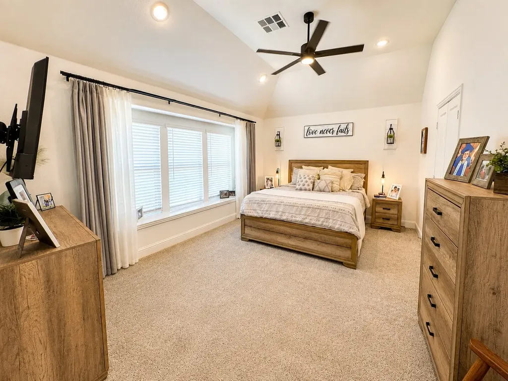 7709 Gatevine Avenue Joshua TX 76058