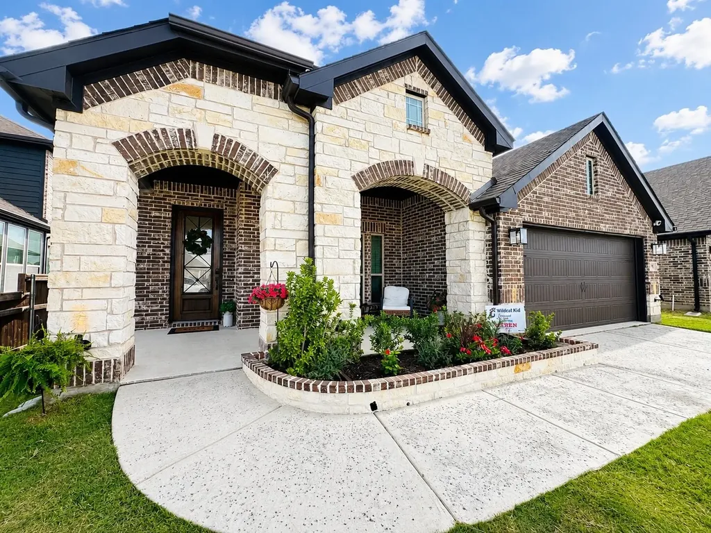 7709 Gatevine Avenue Joshua TX 76058