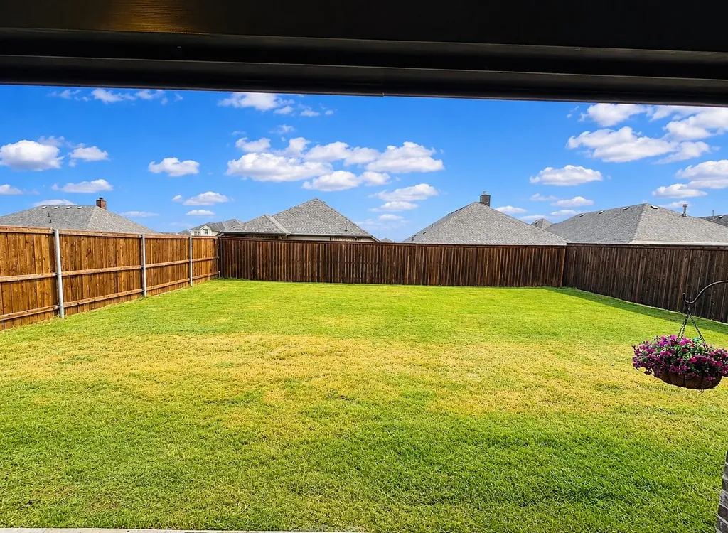 7709 Gatevine Avenue Joshua TX 76058