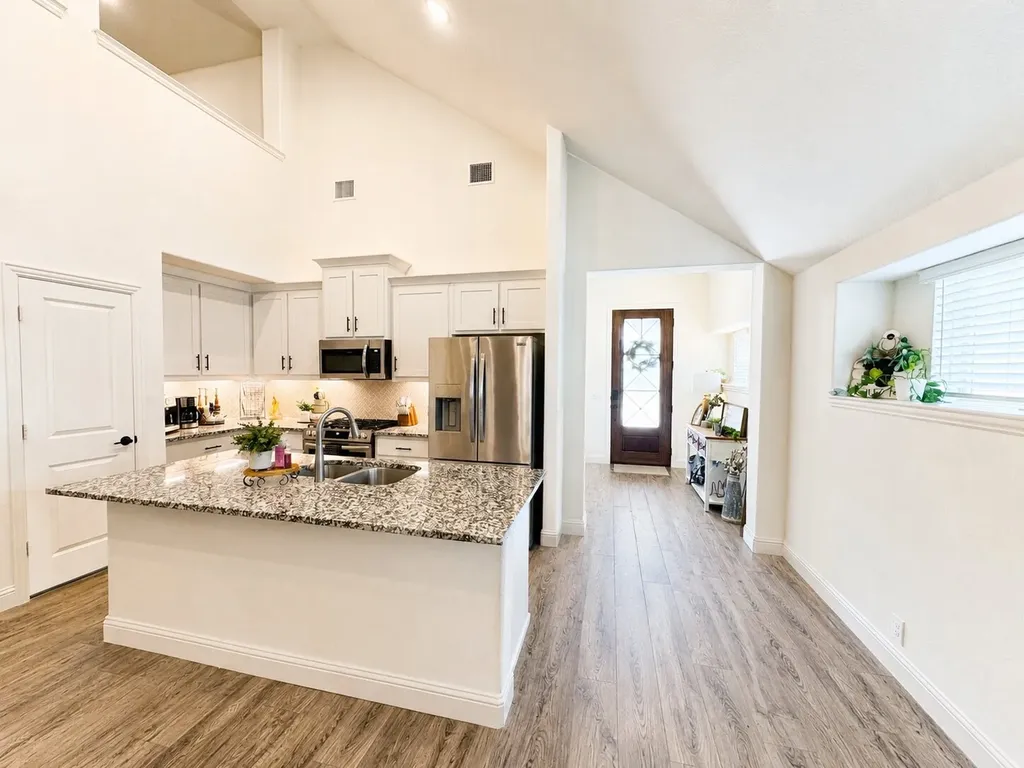 7709 Gatevine Avenue Joshua TX 76058
