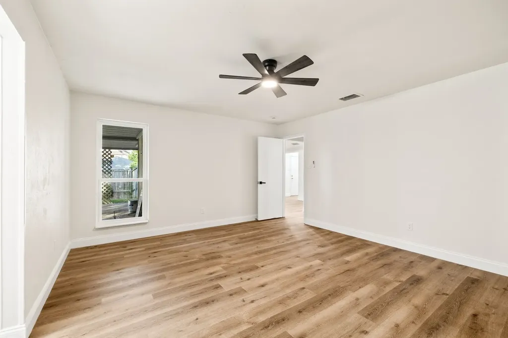 2403 Beverly Hills Lane Mesquite TX 75150
