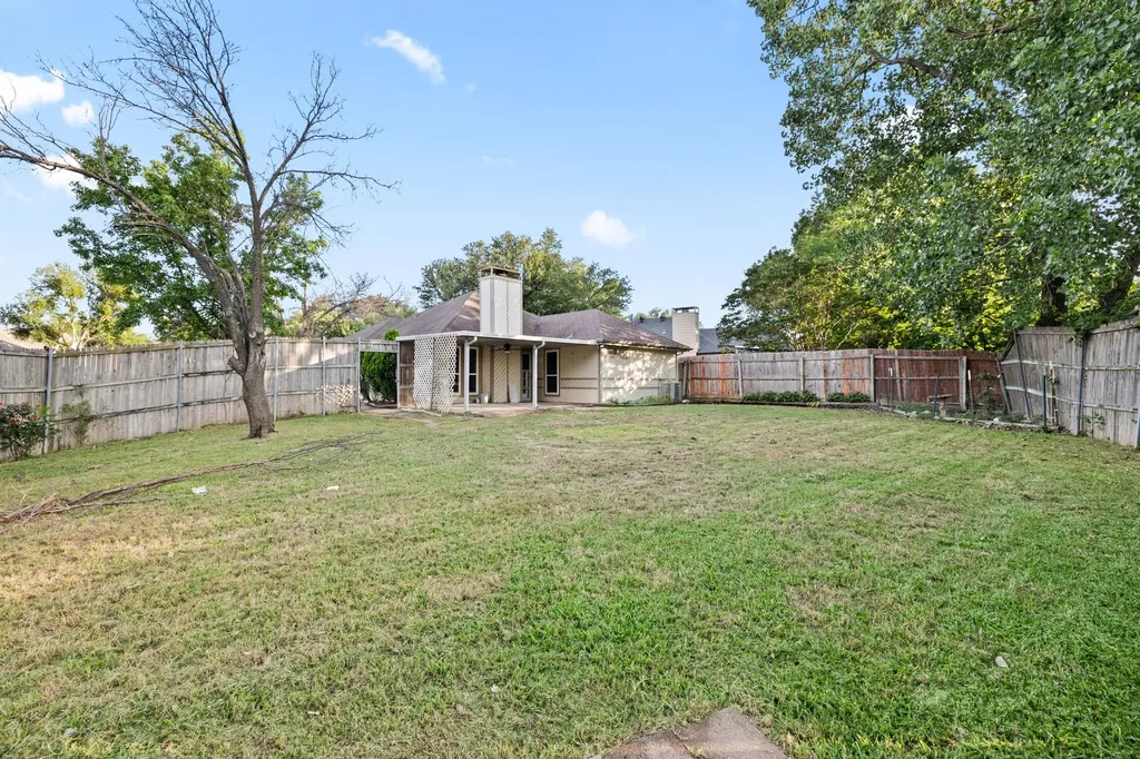 2403 Beverly Hills Lane Mesquite TX 75150