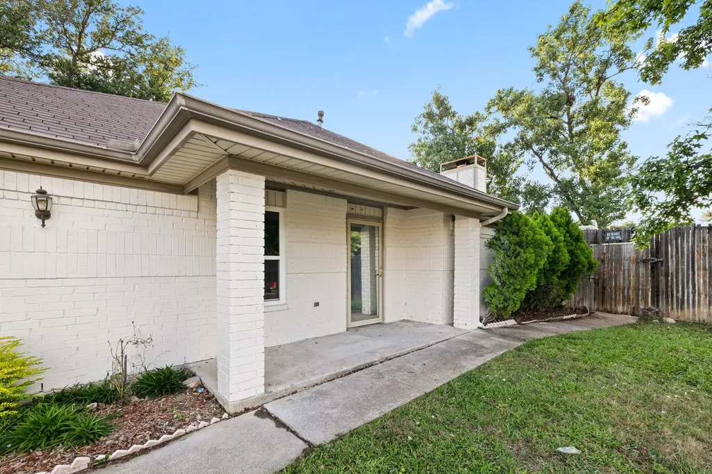 2403 Beverly Hills Lane Mesquite TX 75150