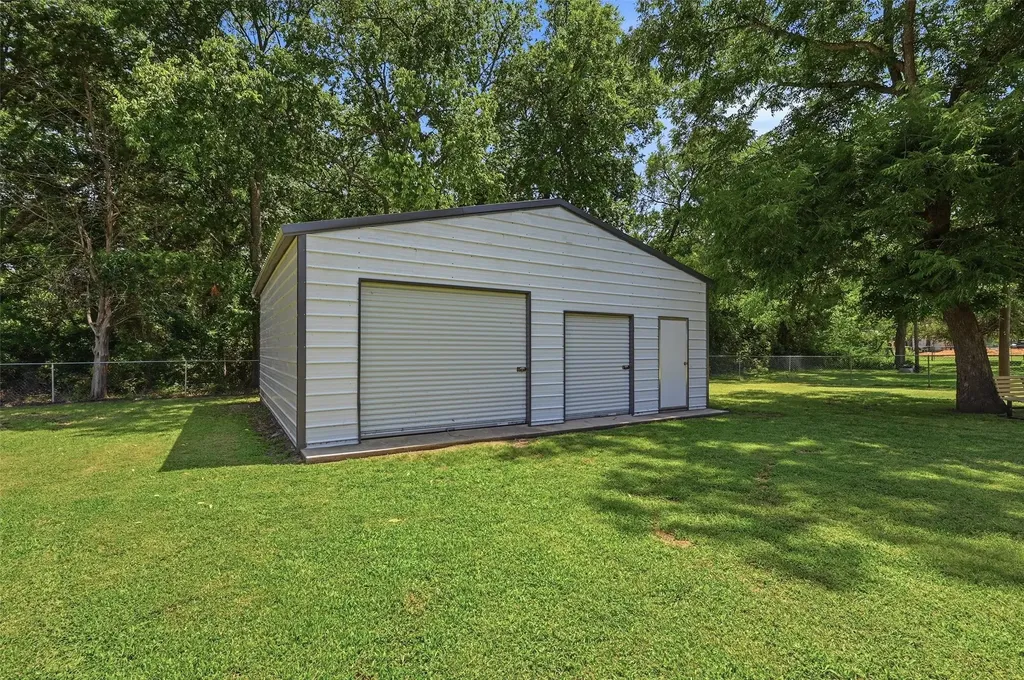 27 Choctaw Drive Gordonville TX 76245