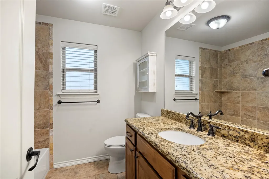 306 Knob Hill Drive Granbury TX 76048
