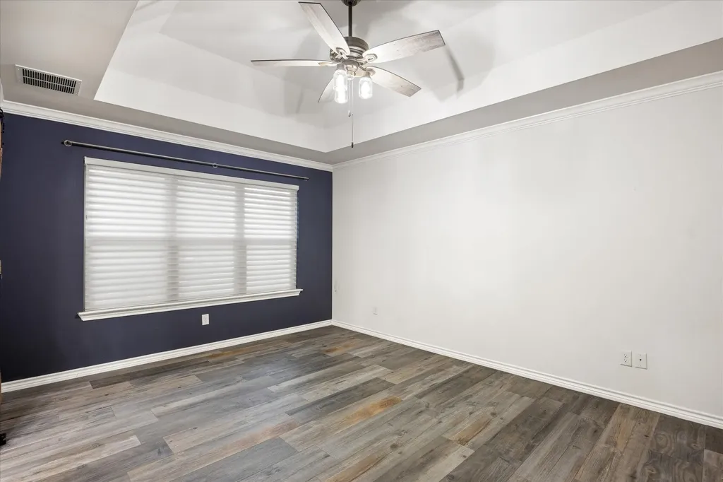 306 Knob Hill Drive Granbury TX 76048