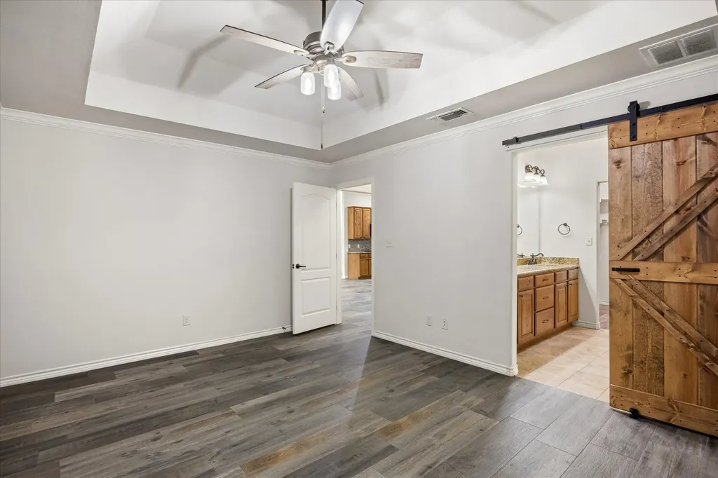 306 Knob Hill Drive Granbury TX 76048