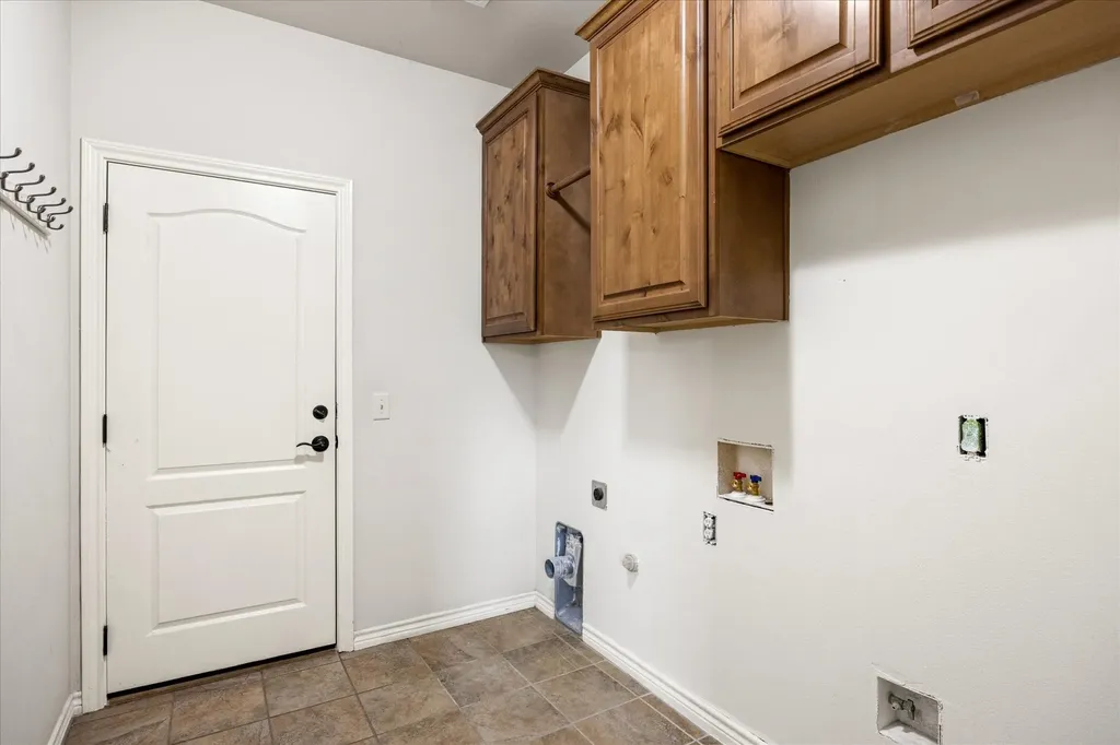 306 Knob Hill Drive Granbury TX 76048