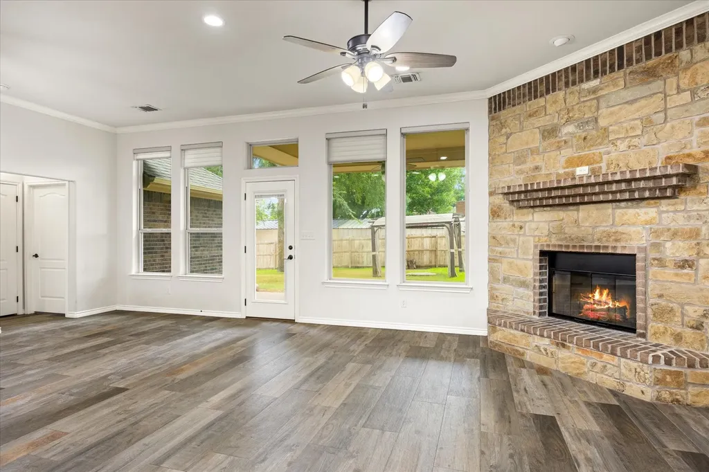 306 Knob Hill Drive Granbury TX 76048