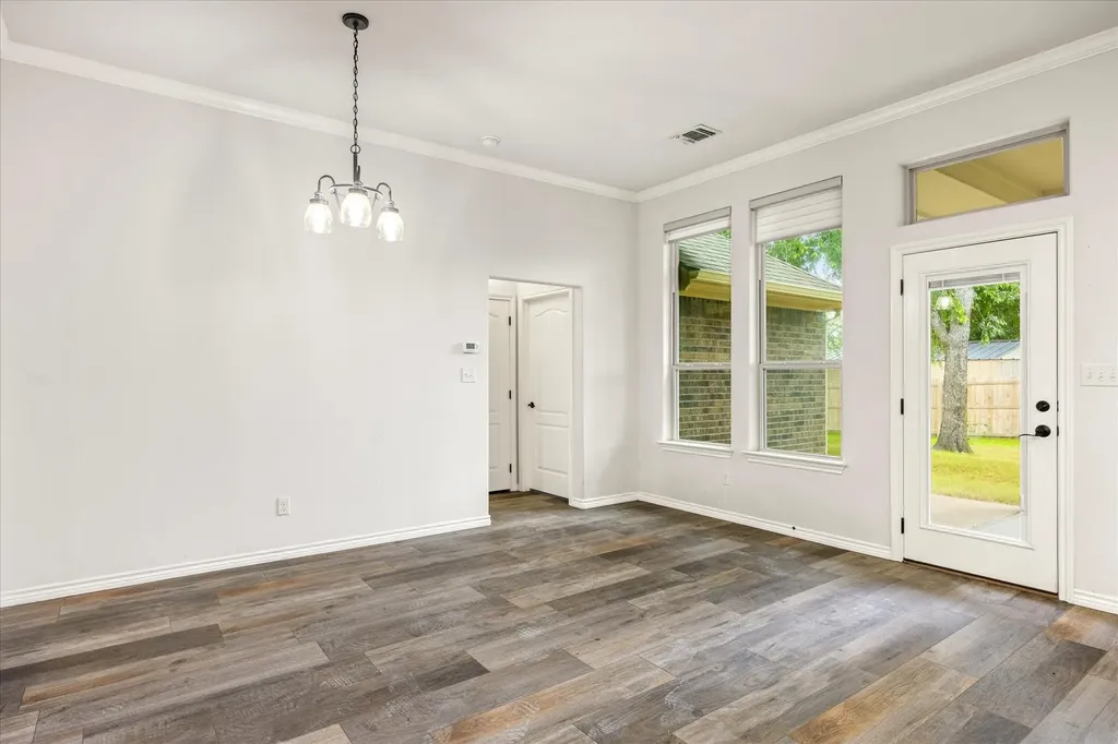 306 Knob Hill Drive Granbury TX 76048