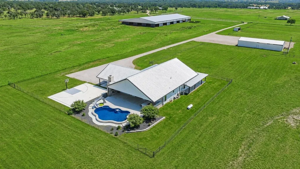 385 Private Road 1733 Stephenville TX 76401