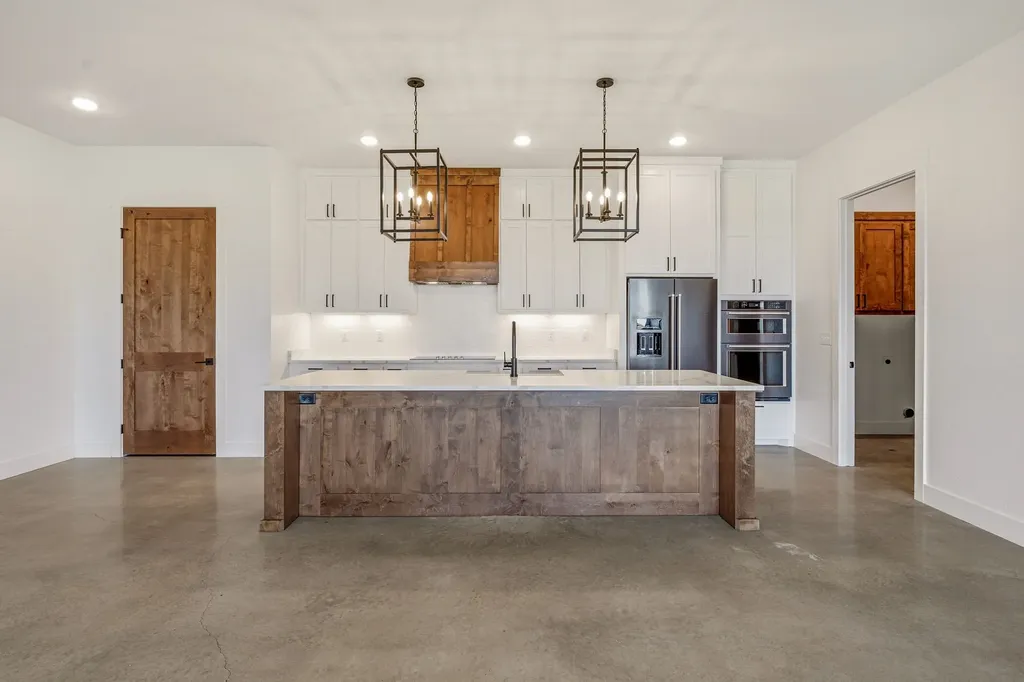 385 Private Road 1733 Stephenville TX 76401