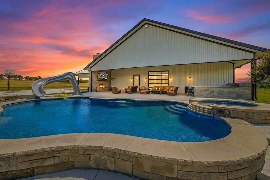 385 Private Road 1733 Stephenville TX 76401