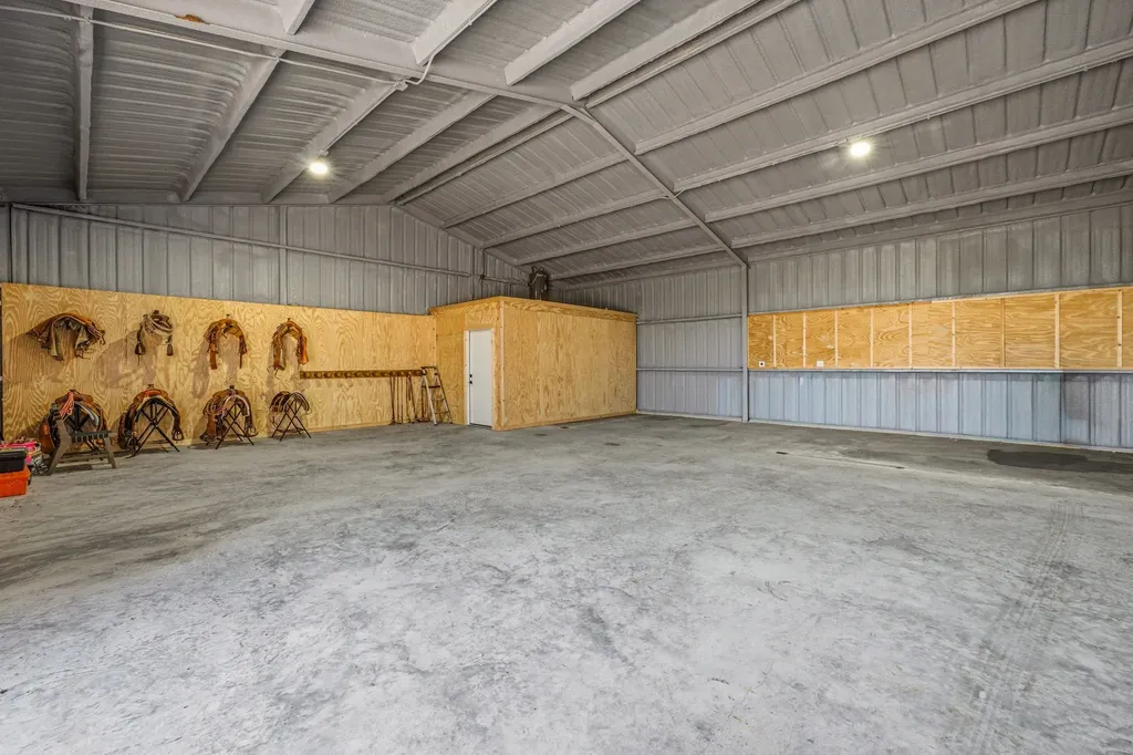 385 Private Road 1733 Stephenville TX 76401
