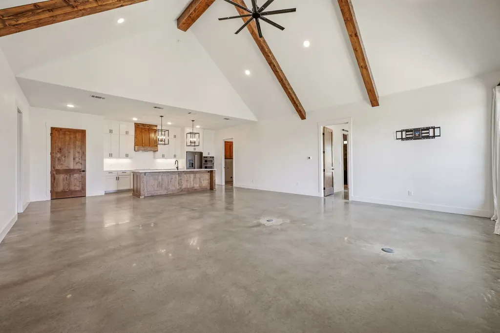 385 Private Road 1733 Stephenville TX 76401