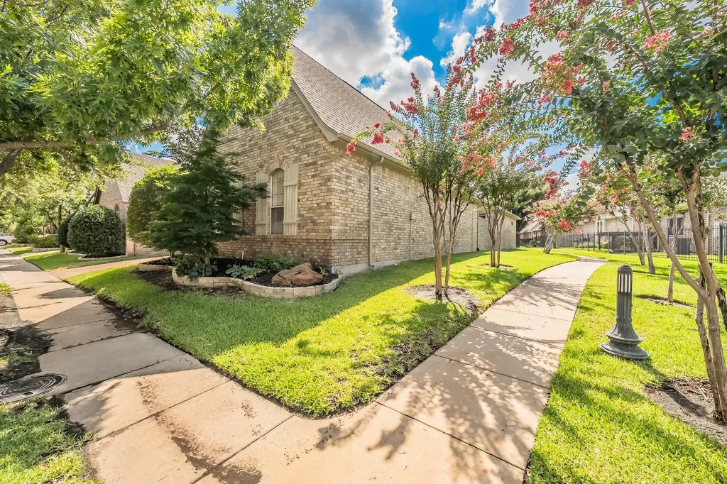 210 La Fontaine Lane Keller TX 76248