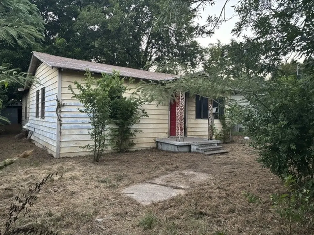 659 Neomi Avenue Dallas TX 75217