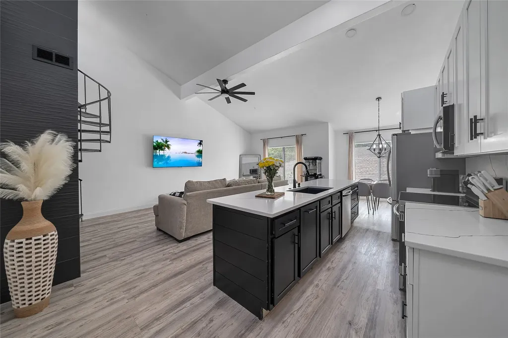 6738 Eastridge Drive Dallas TX 75231