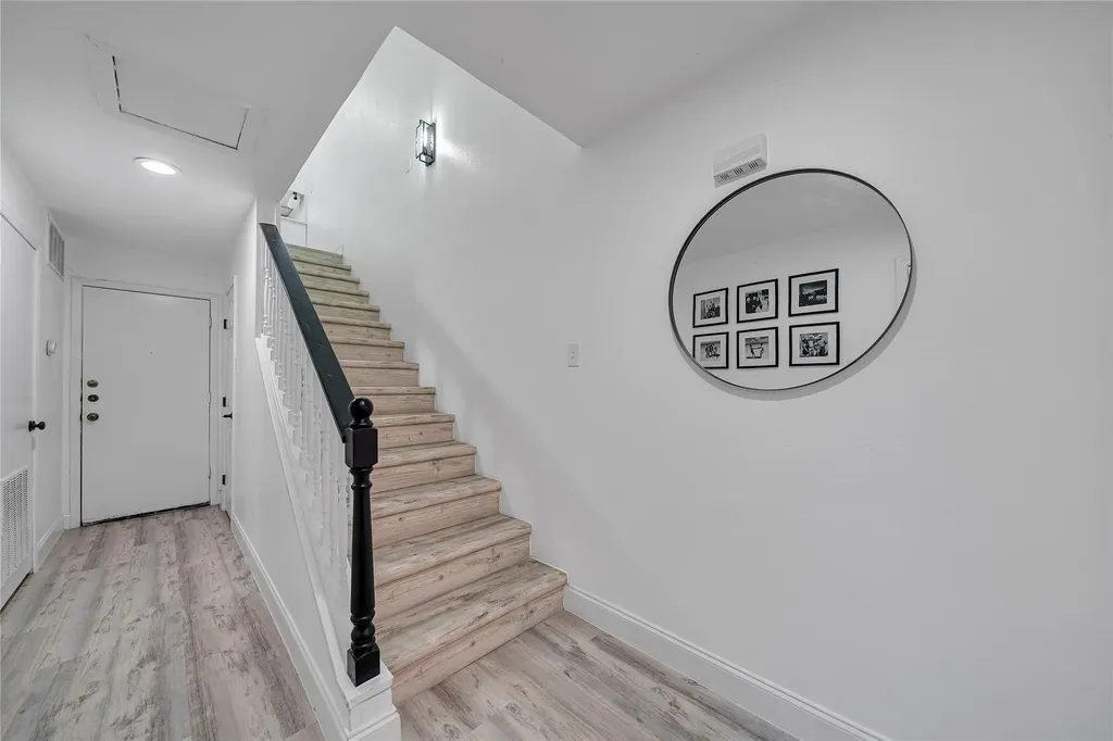 6738 Eastridge Drive Dallas TX 75231