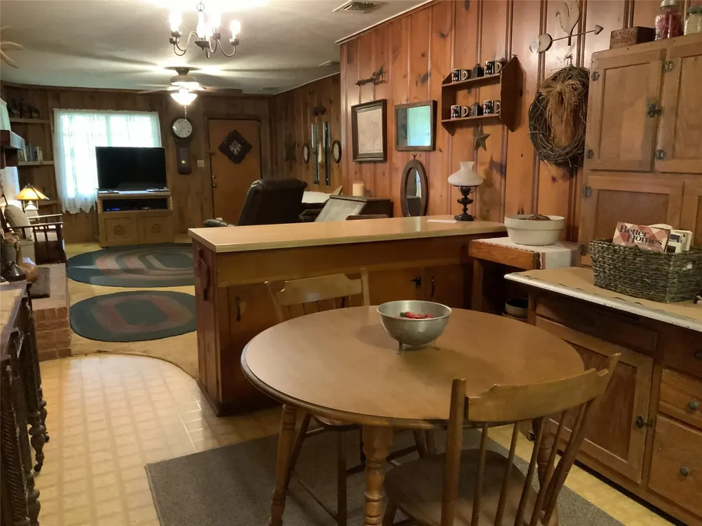 16926 County Road 4336 Larue TX 75770