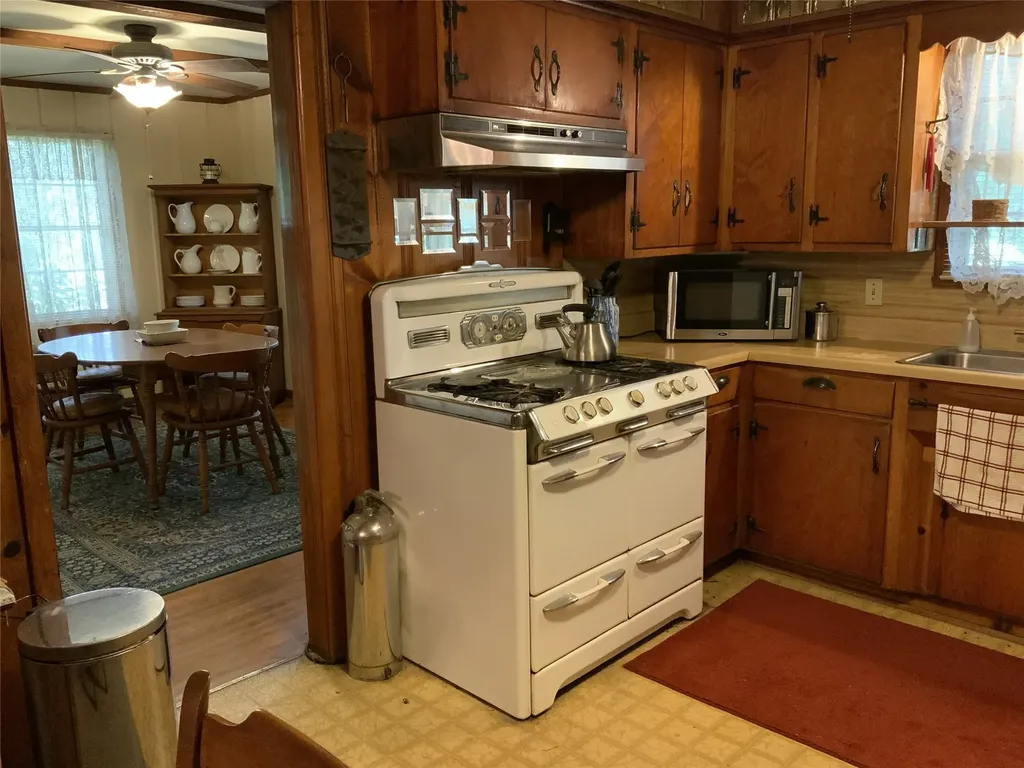 16926 County Road 4336 Larue TX 75770