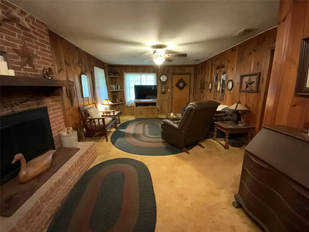 16926 County Road 4336 Larue TX 75770