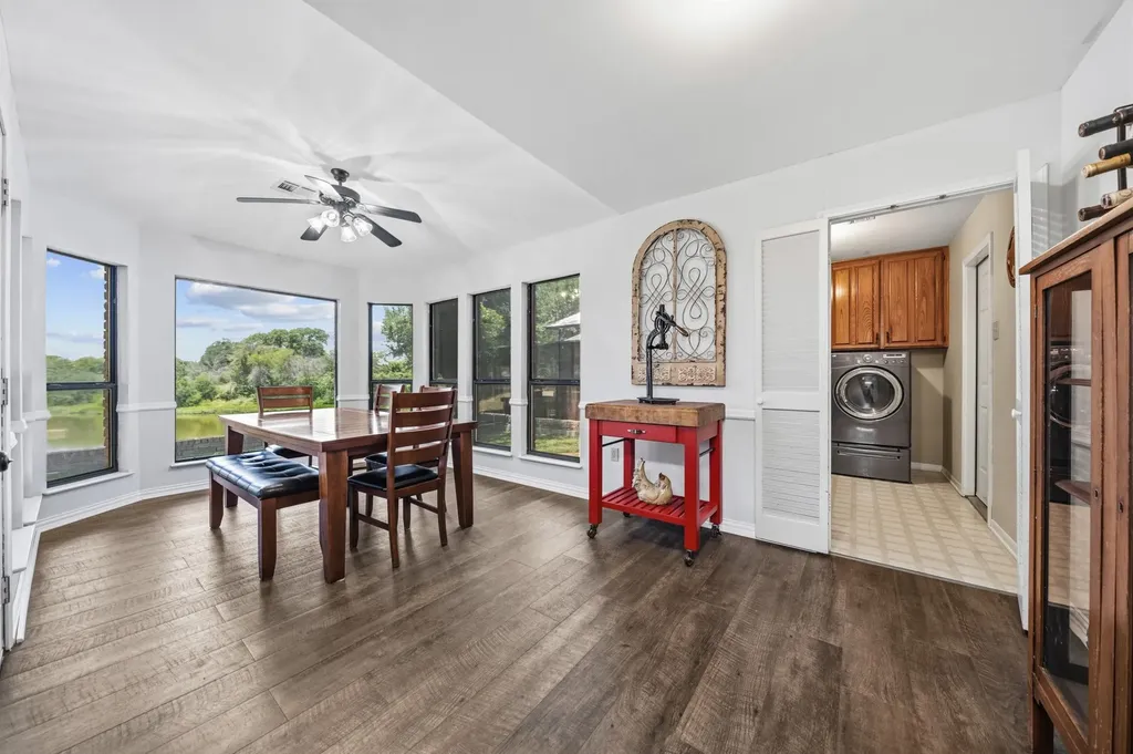 9208 Country Lake Drive Waco TX 76708