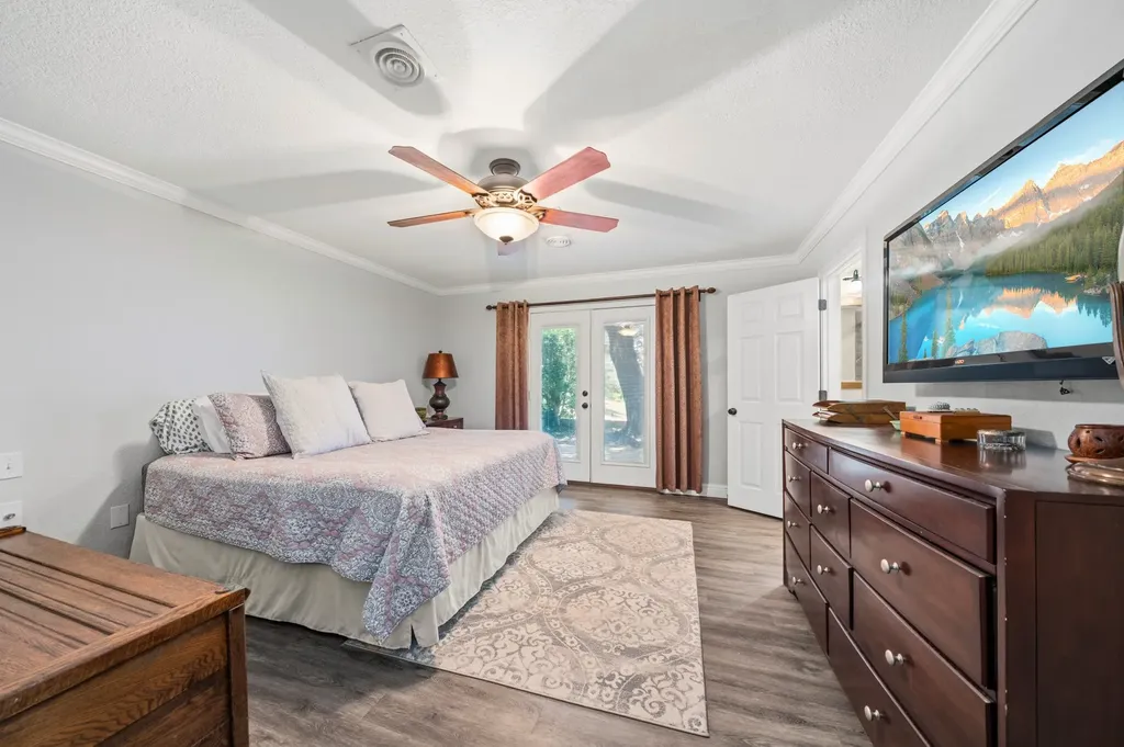 9208 Country Lake Drive Waco TX 76708