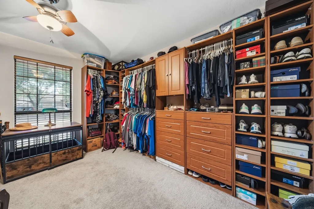 9208 Country Lake Drive Waco TX 76708