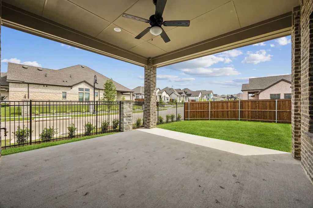 1004 Pearl Crescent Place Crowley TX 76036