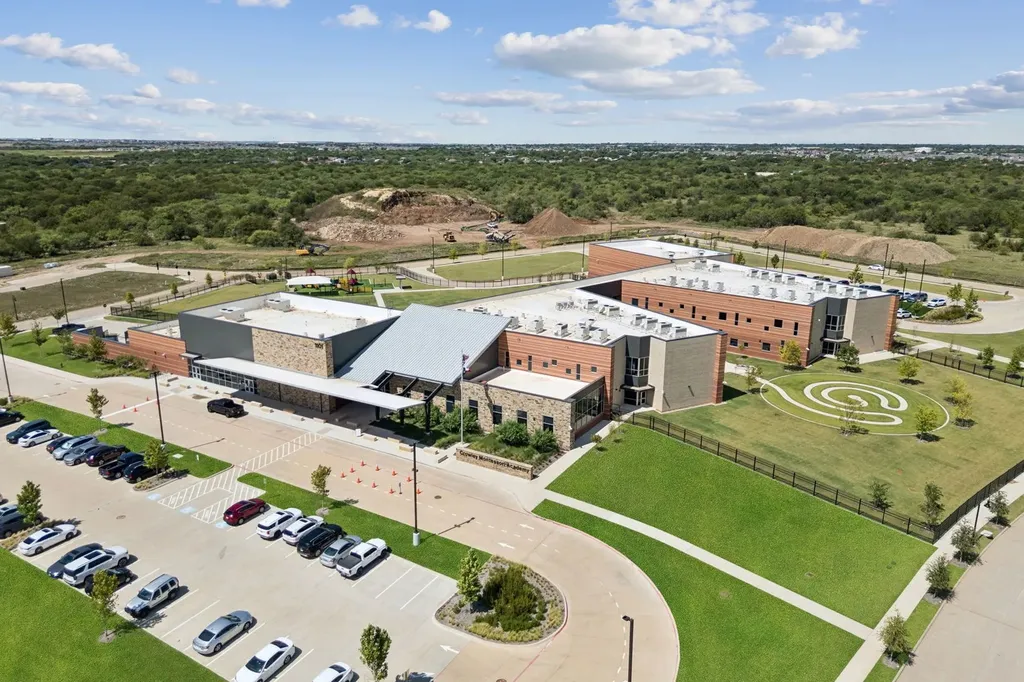 1004 Pearl Crescent Place Crowley TX 76036