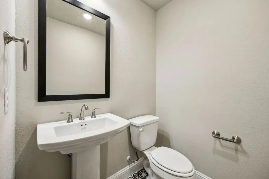 1004 Pearl Crescent Place Crowley TX 76036