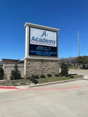 5423 Naaman Forest Boulevard Garland TX 75044