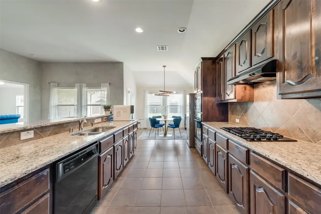 10413 Canyon Lake View Mckinney TX 75072