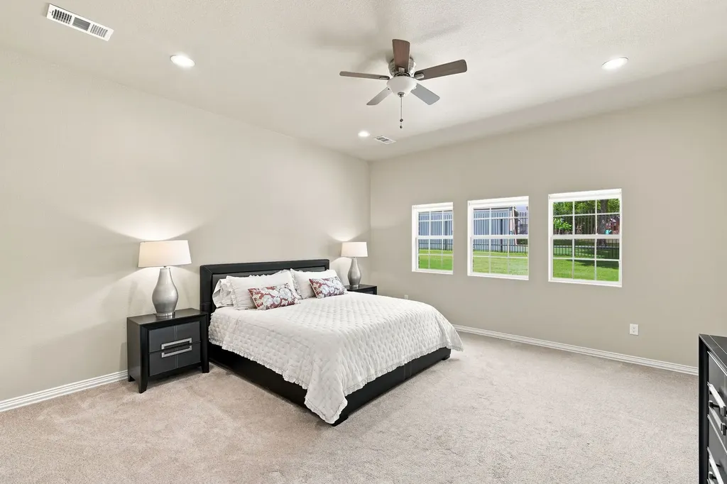 1906 Clearview Drive Ennis TX 75119