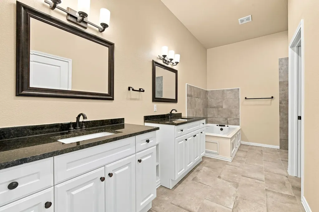 1906 Clearview Drive Ennis TX 75119