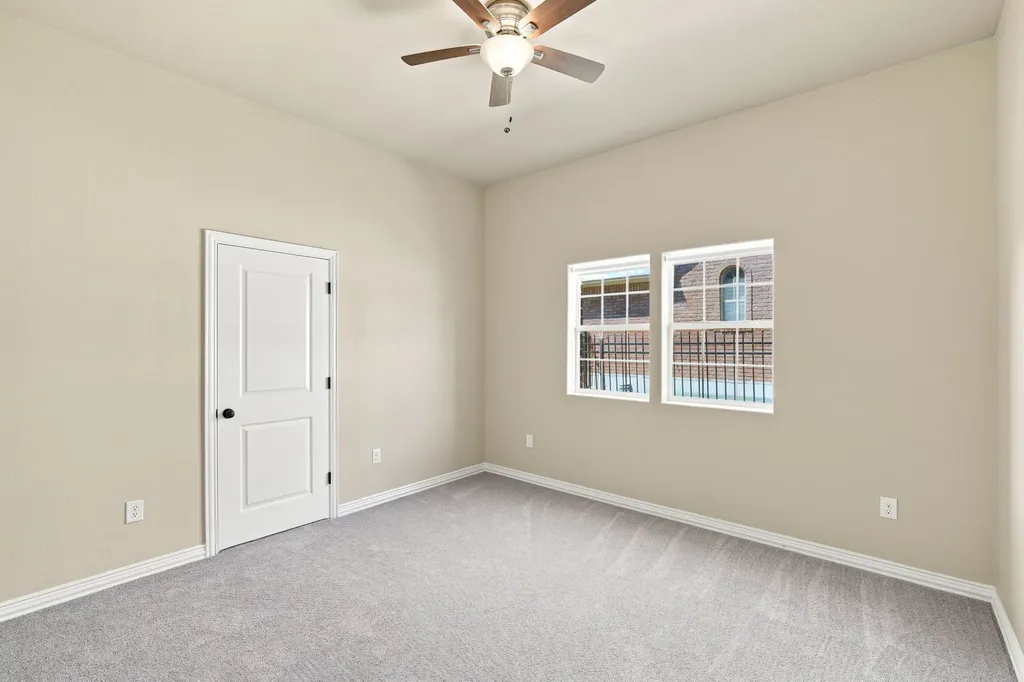 1906 Clearview Drive Ennis TX 75119